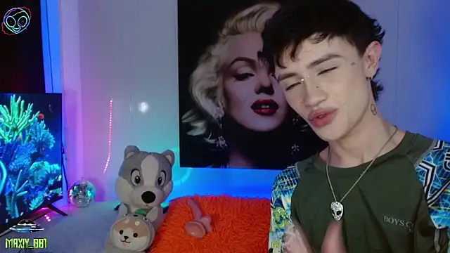 maxiy 001 online show from 02/26/25, 07:38