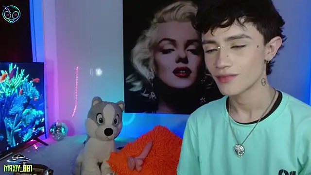 maxiy 001 online show from 03/07/25, 08:34