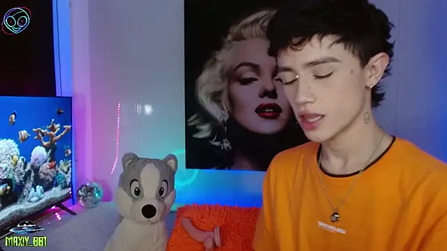 maxiy 001 online show from 03/10/25, 05:54