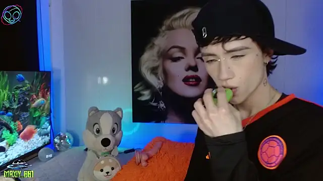 maxiy 001 online show from 03/21/25, 07:44