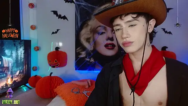 maxiy 001 online show from 10/11/25, 10:41