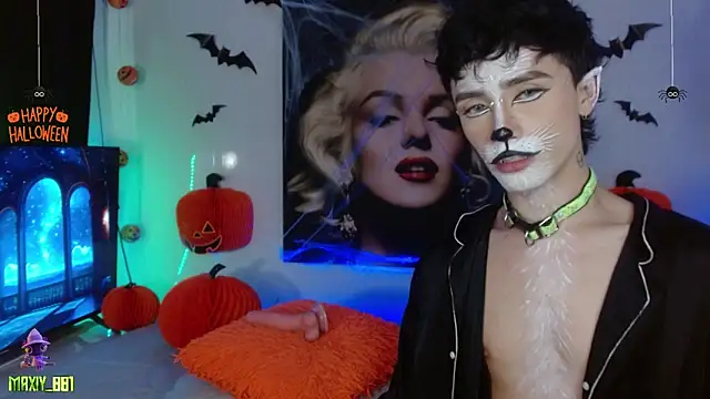 maxiy 001 online show from 10/21/25, 12:22