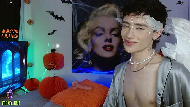 maxiy 001 online show from 10/26/25, 06:41