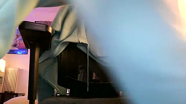 Snapshot of Bigone_uncut chatting on 10/29/25, 03:25 Bigone uncut online show from 10/29/25, 03:25