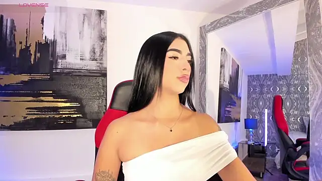 AriRobert  online show from 10/29/25, 03:53