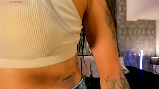 AriRobert  online show from 11/05/25, 04:23