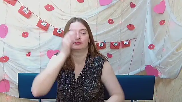 Snapshot of FreyaDak chatting on 03/11/25, 12:11 FreyaDak online show from 03/11/25, 12:11