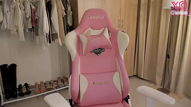 Sweetnaughtygirl  online show from 10/21/25, 02:45