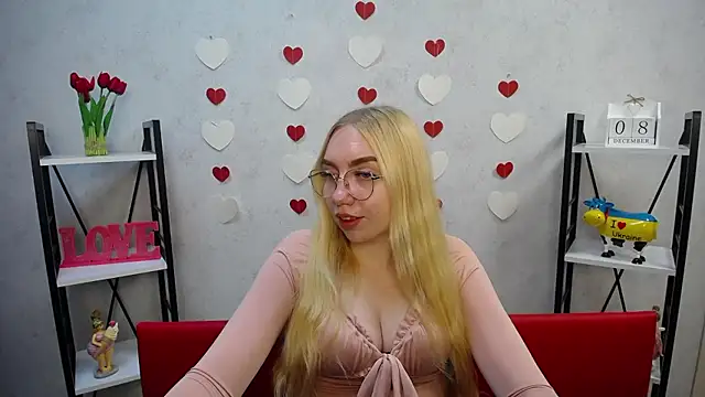 BeatriceFly online show from 12/08/24, 03:24