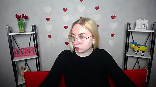 BeatriceFly online show from 12/11/24, 09:19