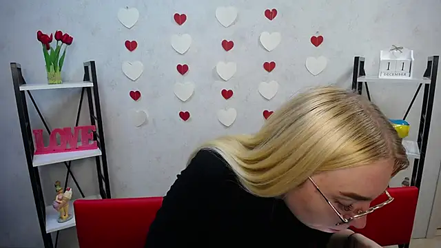 BeatriceFly online show from 12/11/24, 04:09