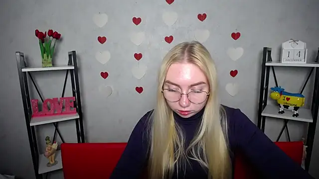 BeatriceFly online show from 12/14/24, 12:33