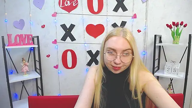 BeatriceFly online show from 02/25/25, 09:20