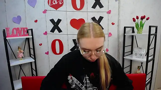 BeatriceFly online show from 03/10/25, 06:27