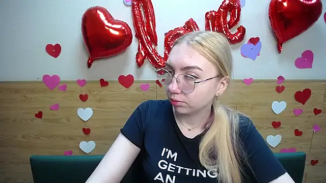 BeatriceFly online show from 03/16/25, 06:09