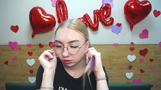 BeatriceFly online show from 03/16/25, 09:38