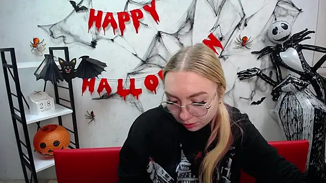 BeatriceFly online show from 10/29/25, 12:51