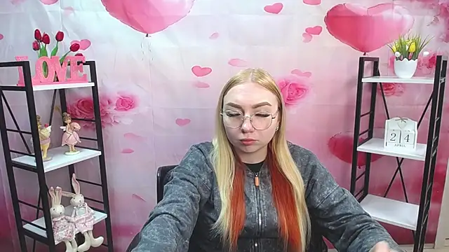 BeatriceFly online show from 04/25/26, 11:46