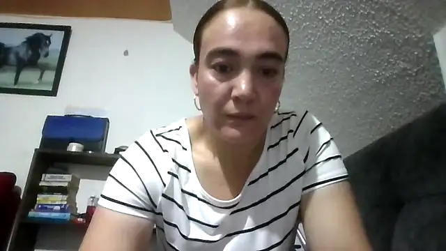 Snapshot of skayhot_ chatting on 05/15/26, 11:39 skayhot online show from 05/15/26, 11:39
