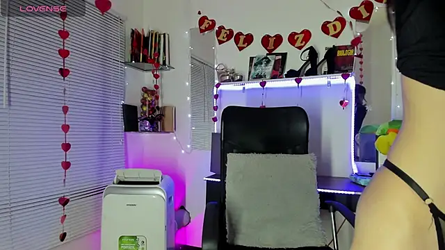 Snapshot of YUKIODAVIS chatting on 02/21/25, 12:27 YUKIODAVIS online show from 02/21/25, 12:27