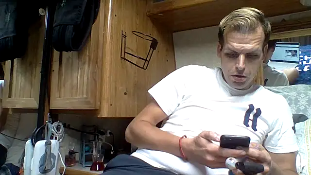 Dreagon79 online show from 10/04/25, 04:16