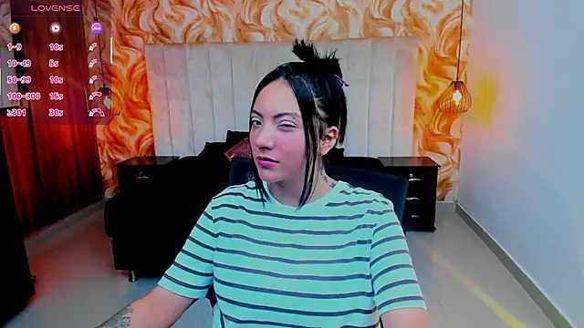 Snapshot of miichael_black chatting on 07/12/26, 06:32 miichael black online show from 07/12/26, 06:32