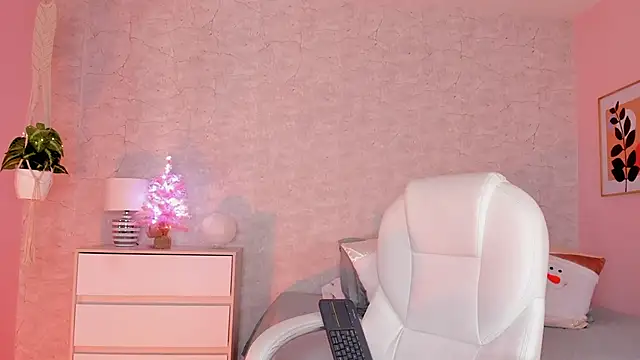 DahianaWalcott online show from 12/09/24, 10:52