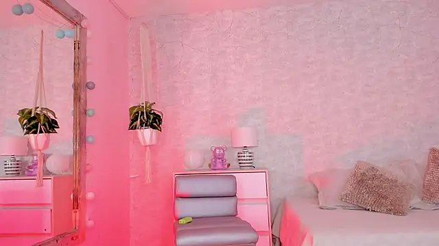 DahianaWalcott online show from 02/06/25, 06:24