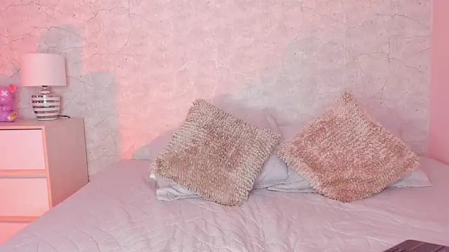 DahianaWalcott online show from 02/20/25, 02:07