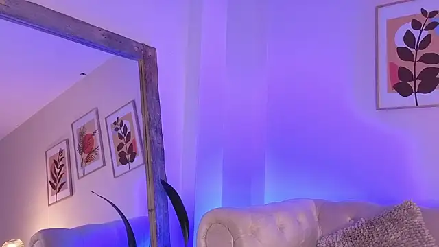 DahianaWalcott online show from 02/04/26, 03:07