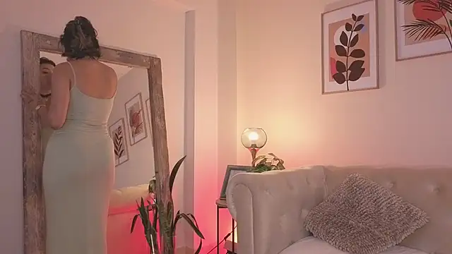 DahianaWalcott online show from 04/11/26, 05:17