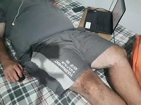 mfreitas005 online show from 01/23/25, 01:08