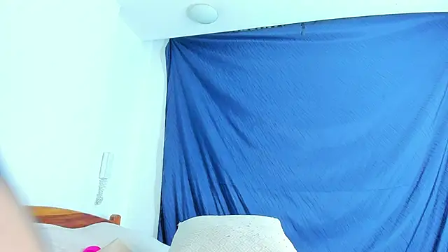 emiily15   online show from 12/09/24, 11:03