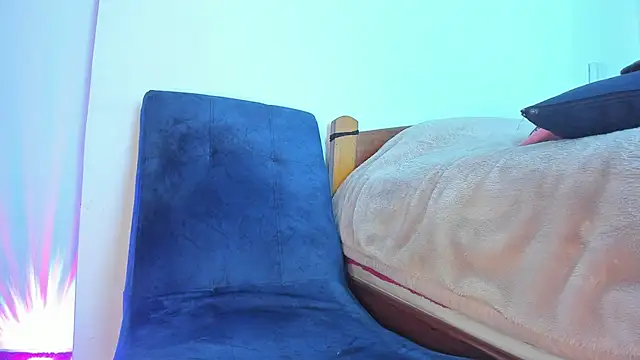 emiily15   online show from 03/14/25, 08:28