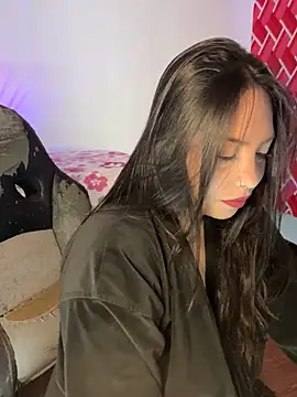 emiily15   online show from 09/12/25, 07:14