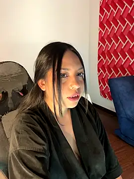 emiily15   online show from 11/18/25, 06:23