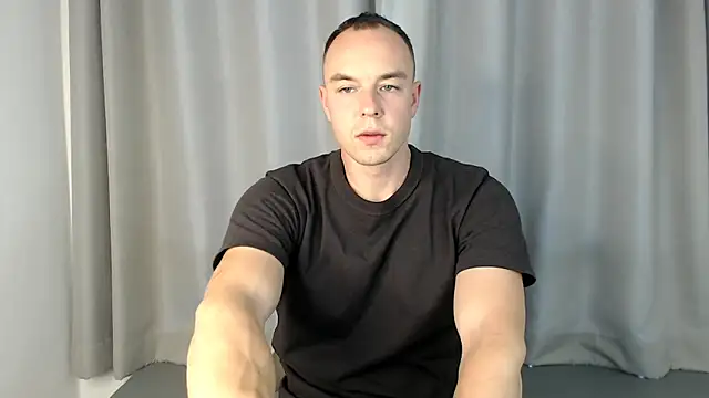 Snapshot of heilgarbest chatting on 11/22/25, 10:03 heilgarbest online show from 11/22/25, 10:03