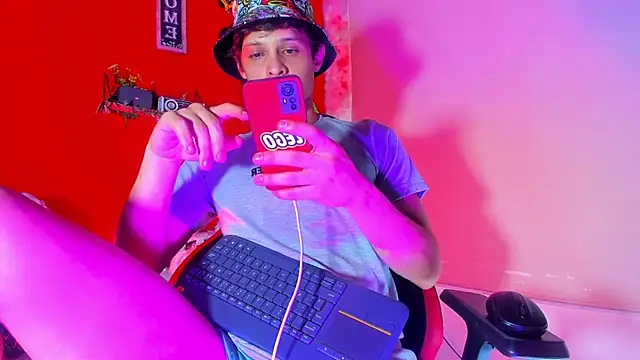 LilOwen  online show from 11/20/25, 08:30