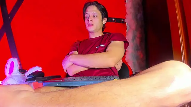 LilOwen  online show from 04/05/26, 06:27