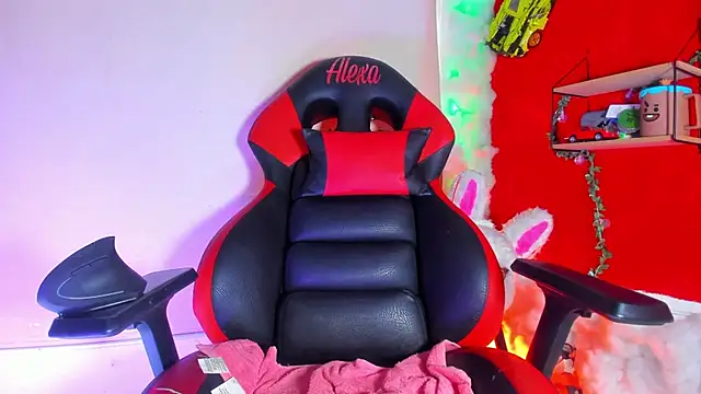 LilOwen  online show from 04/16/26, 09:39