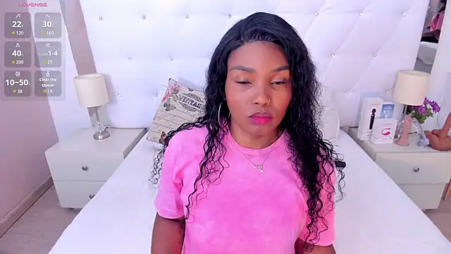 Isla Scott online show from 10/07/25, 11:18