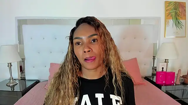 Snapshot of Isla_Scott chatting on 05/21/26, 11:39 Isla Scott online show from 05/21/26, 11:39