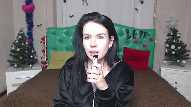 JasmineKouch online show from 01/13/26, 06:24