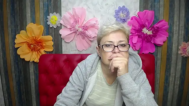 EmiliaGree online show from 12/05/25, 06:15