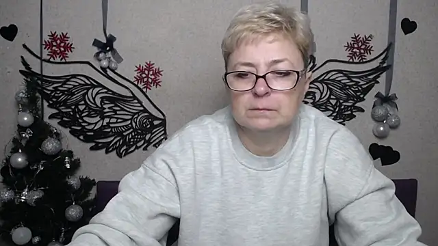 EmiliaGree online show from 12/21/25, 06:04