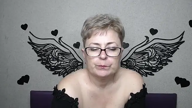 EmiliaGree online show from 04/15/26, 07:58