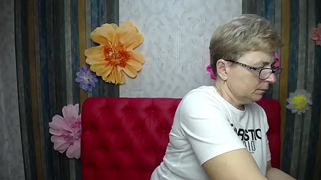 Snapshot of EmiliaGree chatting on 05/09/26, 04:56 EmiliaGree online show from 05/09/26, 04:56