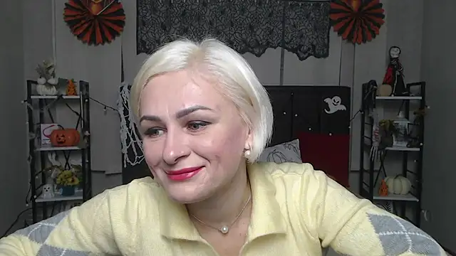 OliviaHorst online show from 10/23/25, 05:29