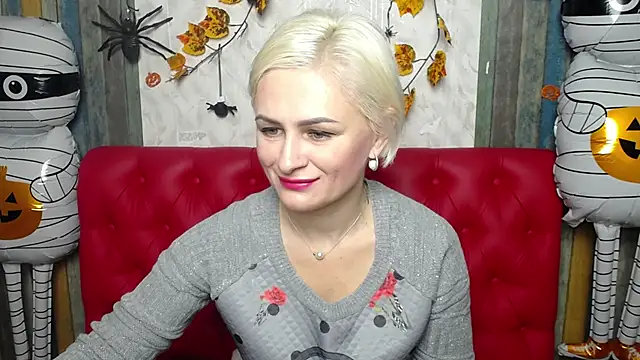 OliviaHorst online show from 10/30/25, 06:37