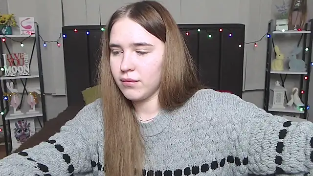 Snapshot of LauraHlot chatting on 01/24/25, 04:59 LauraHlot online show from 01/24/25, 04:59